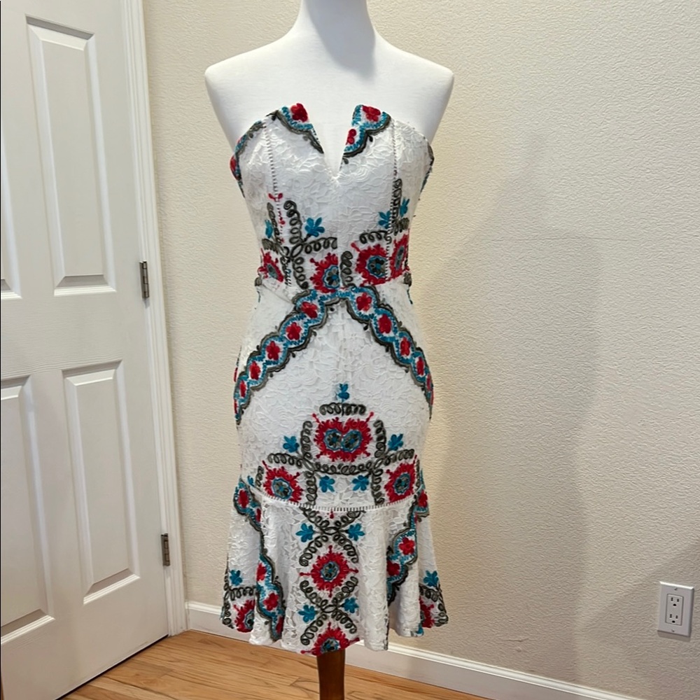 Elegant Strapless White Dress with Red and Blue Accents